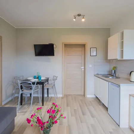 Lodge Bursztyn II Domki Apartamenty Pokoje W Sarbinowie Blisko Morza
