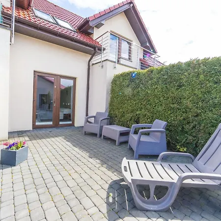 Bursztyn II Domki Apartamenty Pokoje W Sarbinowie Blisko Morza Lodge