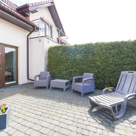 Lodge Bursztyn II Domki Apartamenty Pokoje W Sarbinowie Blisko Morza