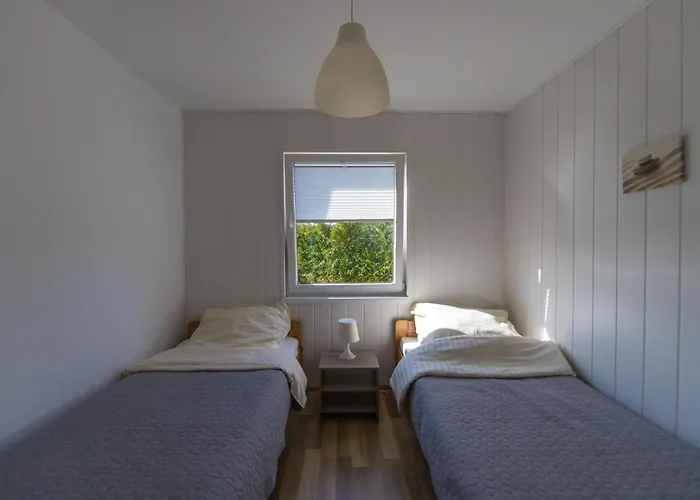 Bursztyn Ii W Sarbinowie Blisko Morza *