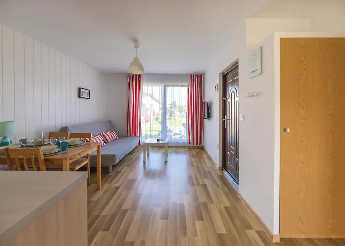 Bursztyn Ii W Sarbinowie Blisko Morza Sarbinowo