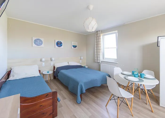 Bursztyn Ii W Sarbinowie Blisko Morza